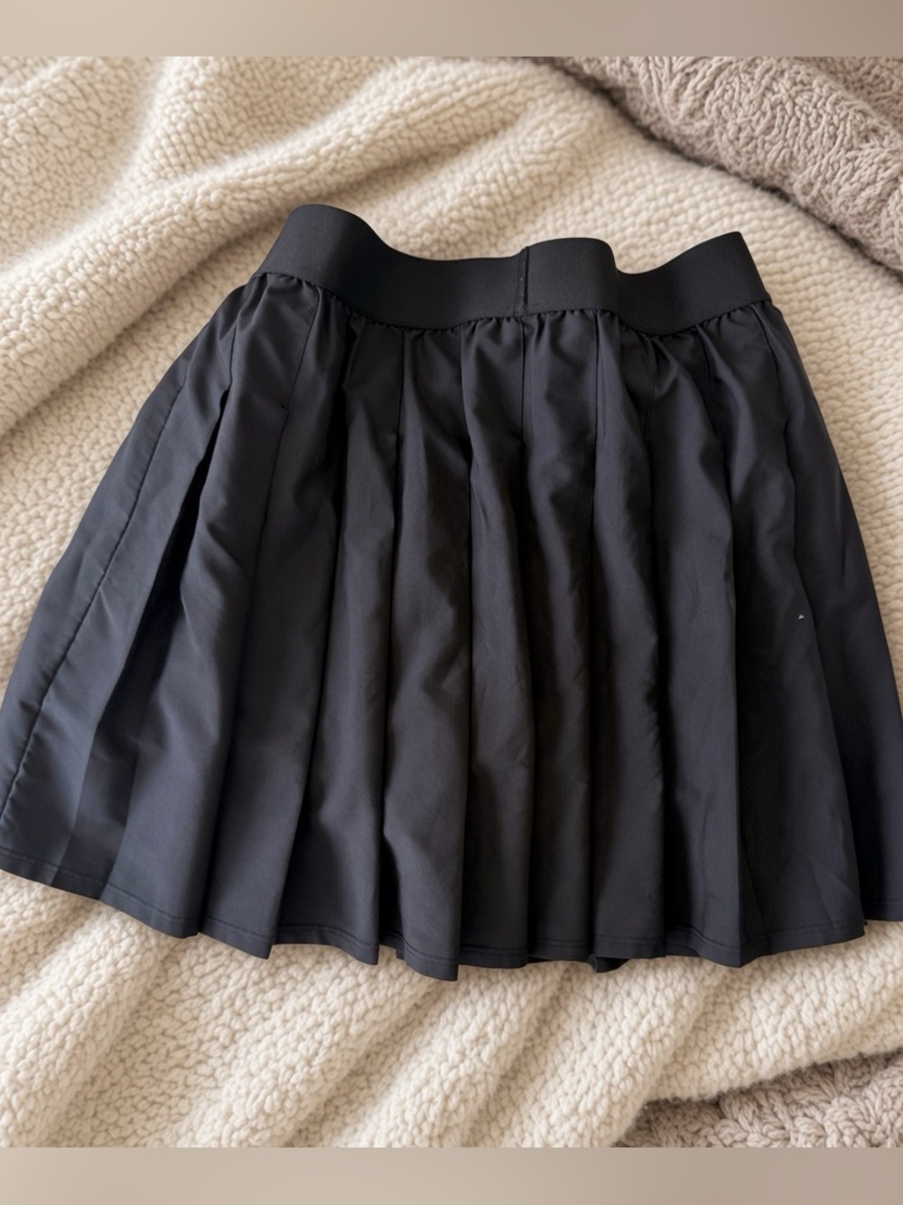 ALO Yoga Double or Nothing Skirt Black - Picture 2 of 4